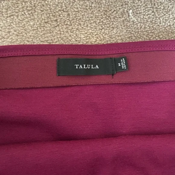 Aritzia tight mini skirt size M - Picture 4 of 4